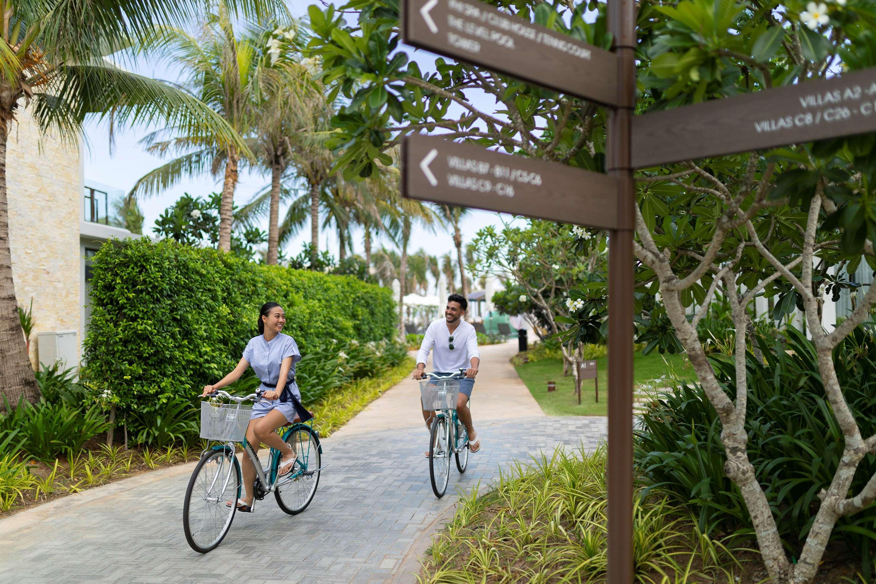 Melia Ho Tram Beach Resort מראה חיצוני תמונה Biking at The Westin Resort & Spa, Desaru Coast