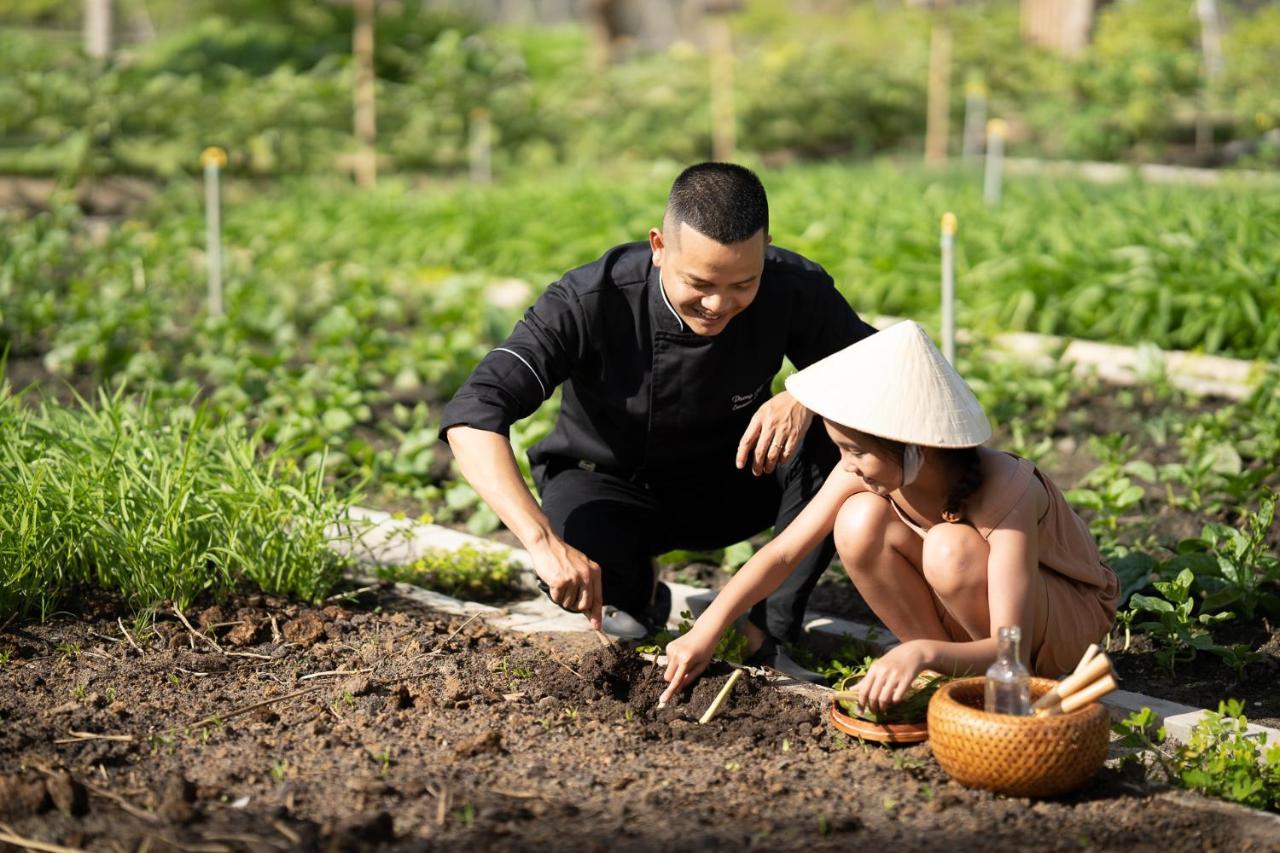 Melia Ho Tram Beach Resort מראה חיצוני תמונה A Vietnamese farmer