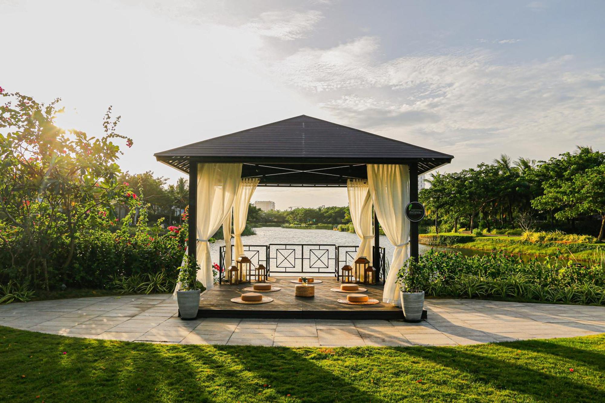 Melia Ho Tram Beach Resort מראה חיצוני תמונה The Lakefront